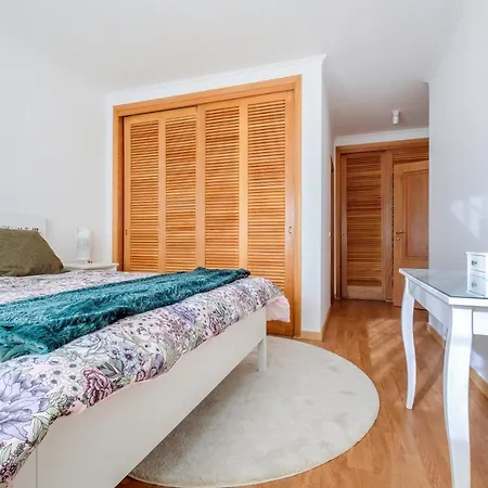 T3 D'el Rey Apartment *